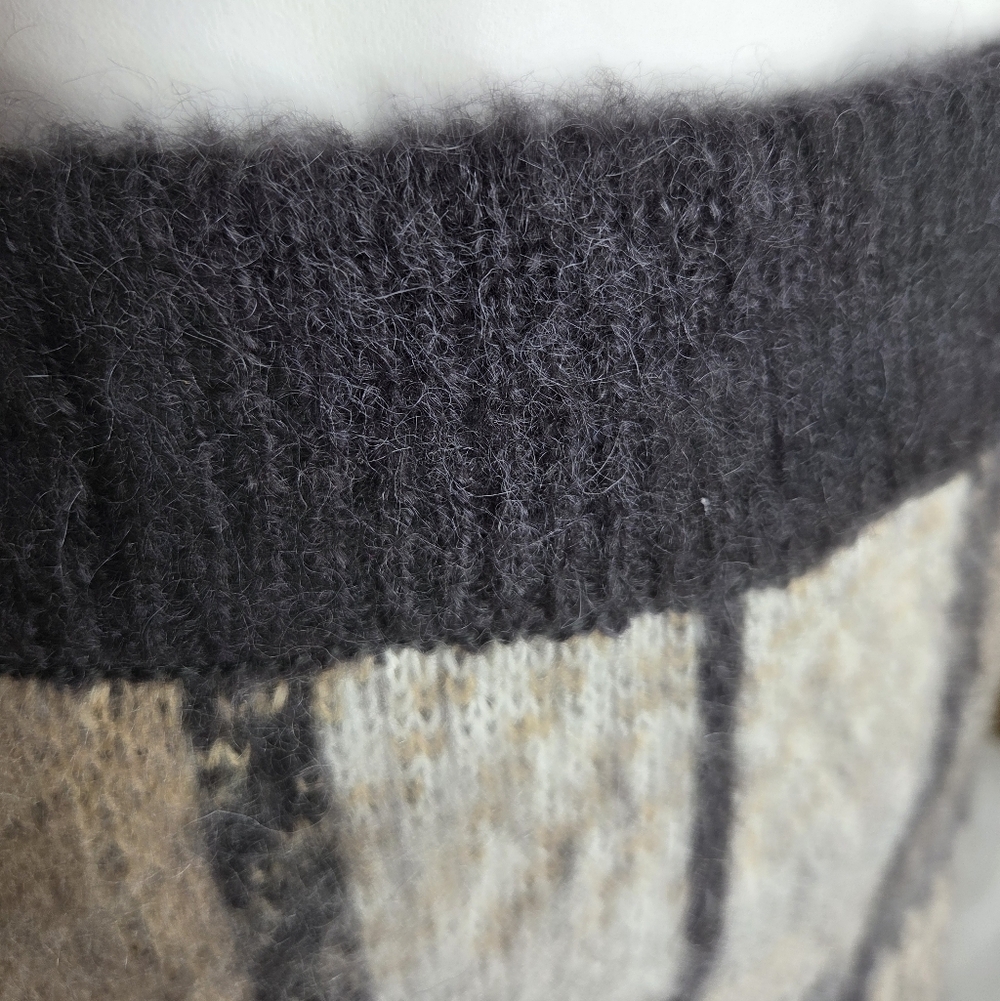J.O.A. Size L - Gray/Khaki Plaid Sweater Skirt - Picture 4 of 7